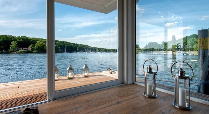 Hausboot Grunewald Hotel en barco *